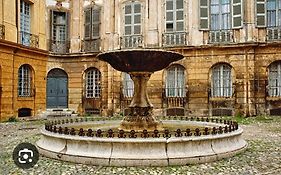 T3 avec terrasse 3eme étage centre historique